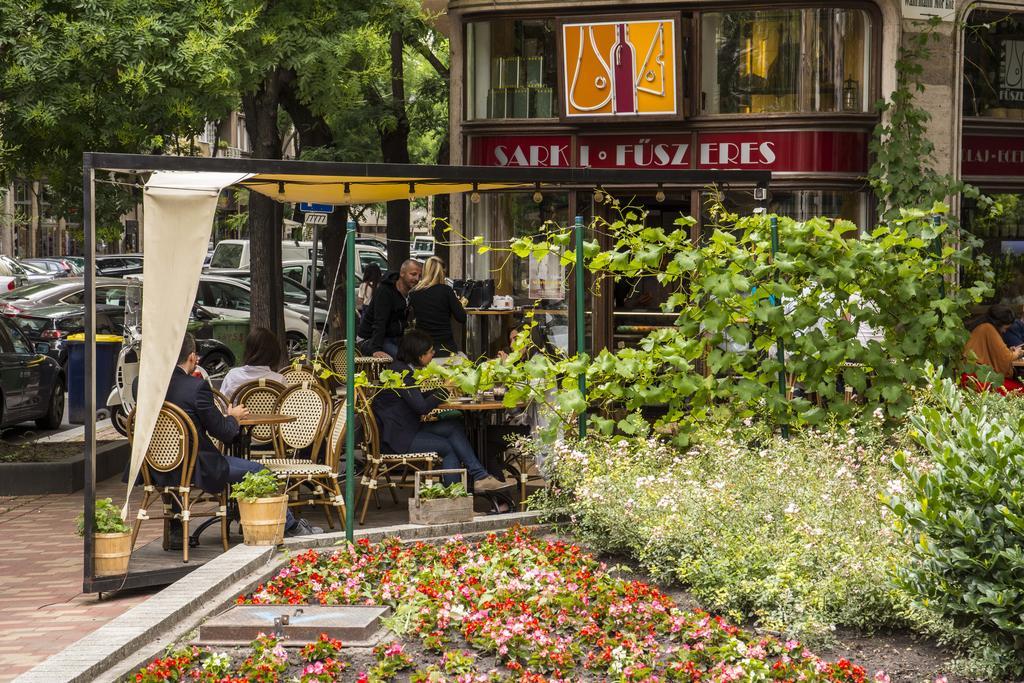 Small Paris Budapest Kültér fotó